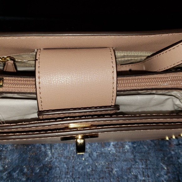 MICHAEL Kors Purse - Picture 5 of 17